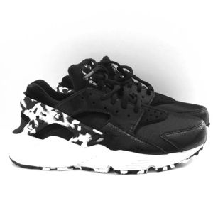 NEW black and white air huarache